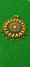 Load image into Gallery viewer, Antique Metal Gold Pendant Model 2