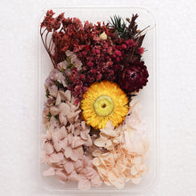 Load image into Gallery viewer, Dry Flowers for Art & Craft random design
