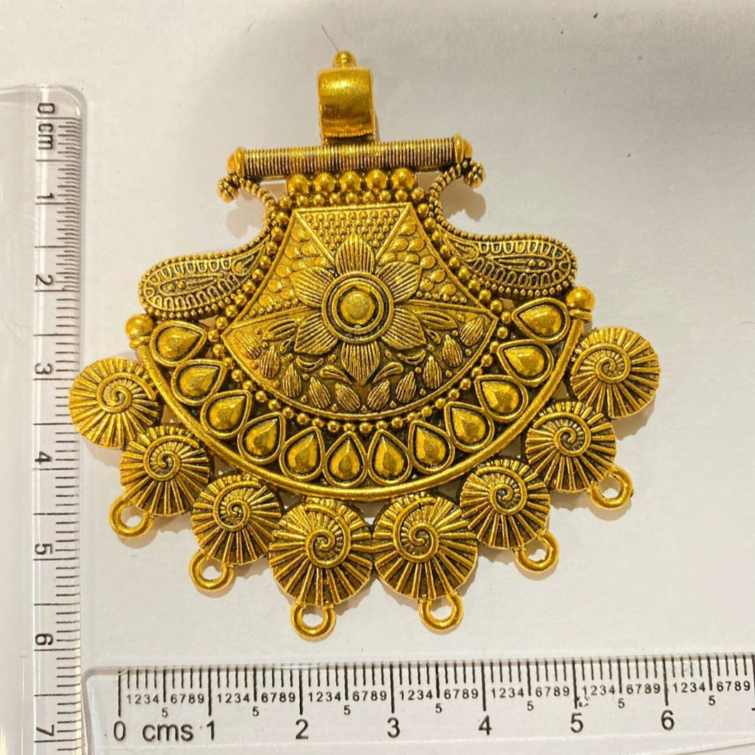 Antique Metal Gold Pendant AMGP2