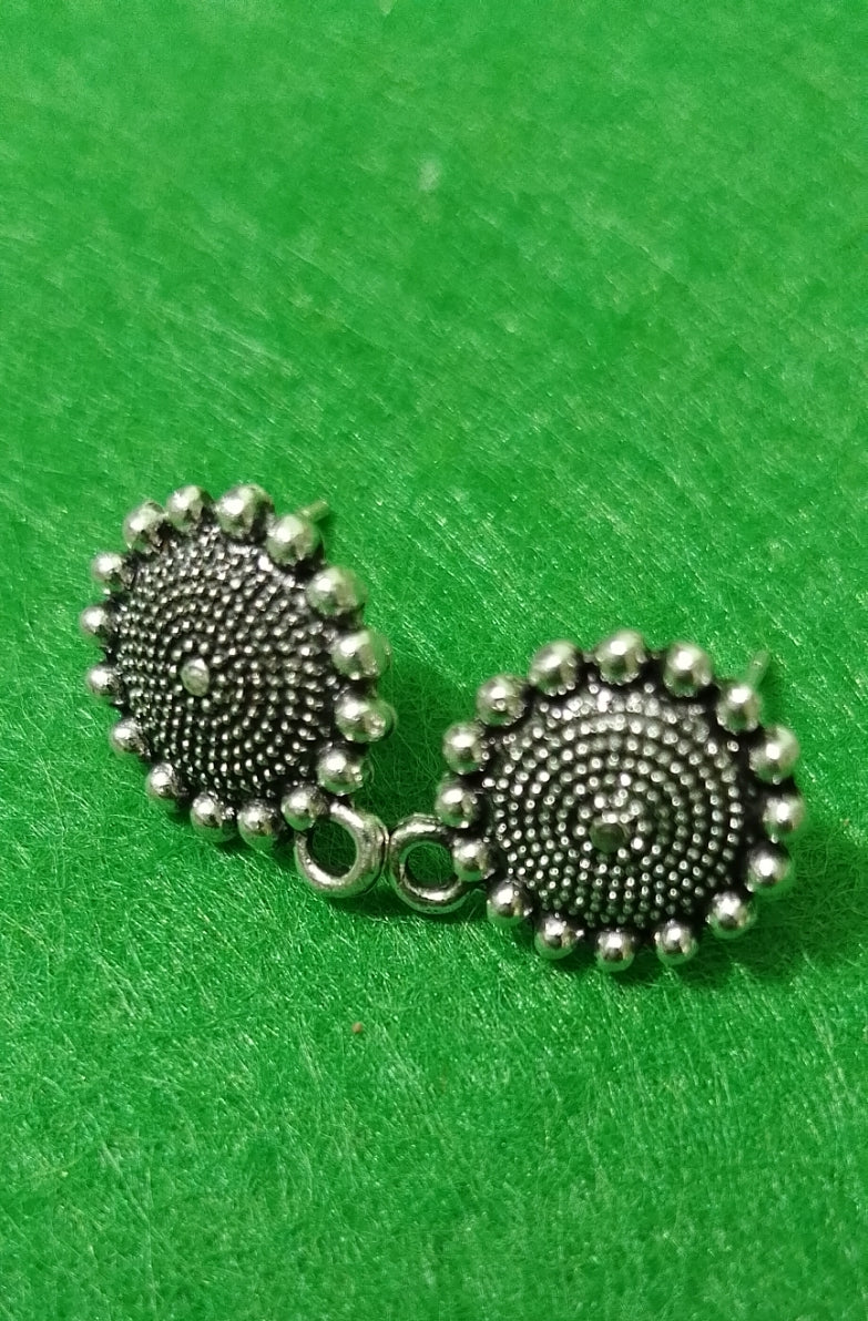 Antique Metal Stud- 1 Pair Model 7
