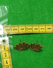 Load image into Gallery viewer, Antique Metal Stud- 1 Pair Model 10
