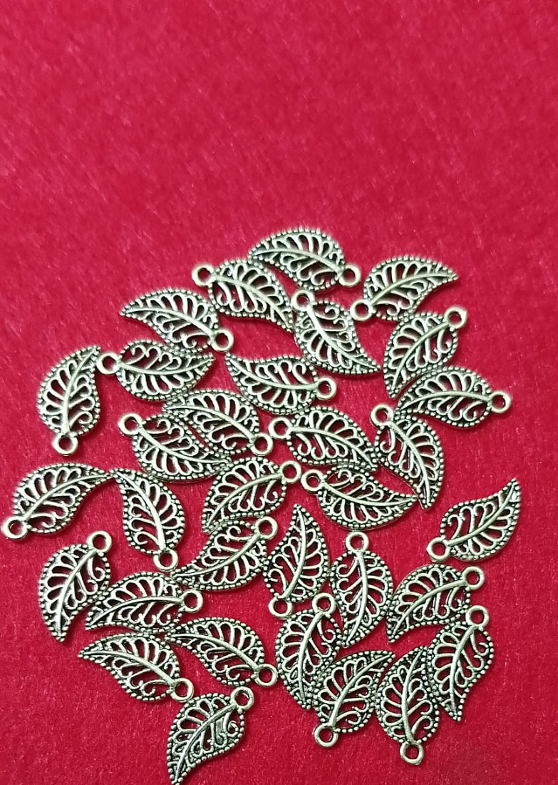 Antique Charms Model 4