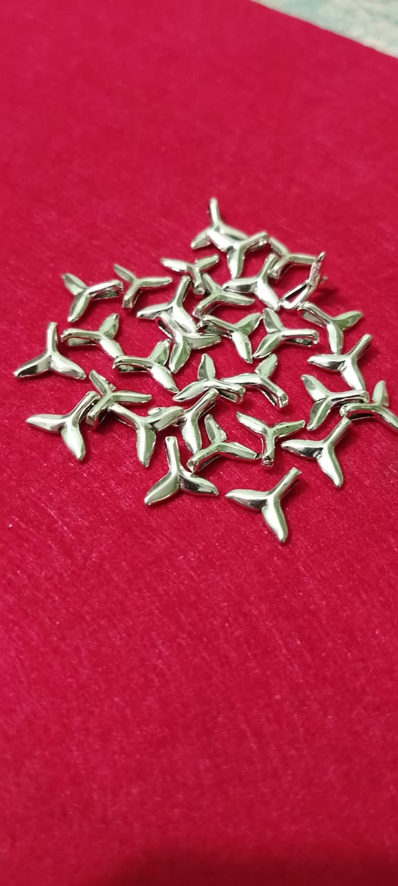 Antique Charms Model 8