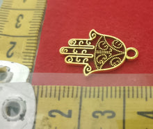 Load image into Gallery viewer, Antique Charms Model 34

