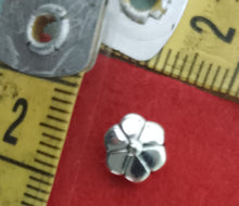 Load image into Gallery viewer, Antique Charms Model 36
