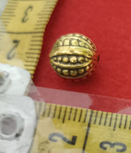 Load image into Gallery viewer, Antique Charms Model 38
