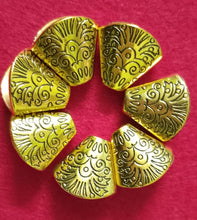 Load image into Gallery viewer, Antique Charms Model 43
