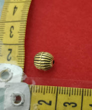 Load image into Gallery viewer, Antique Charms Model 44
