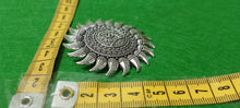 Load image into Gallery viewer, Antique Metal Gold Pendant Model 8
