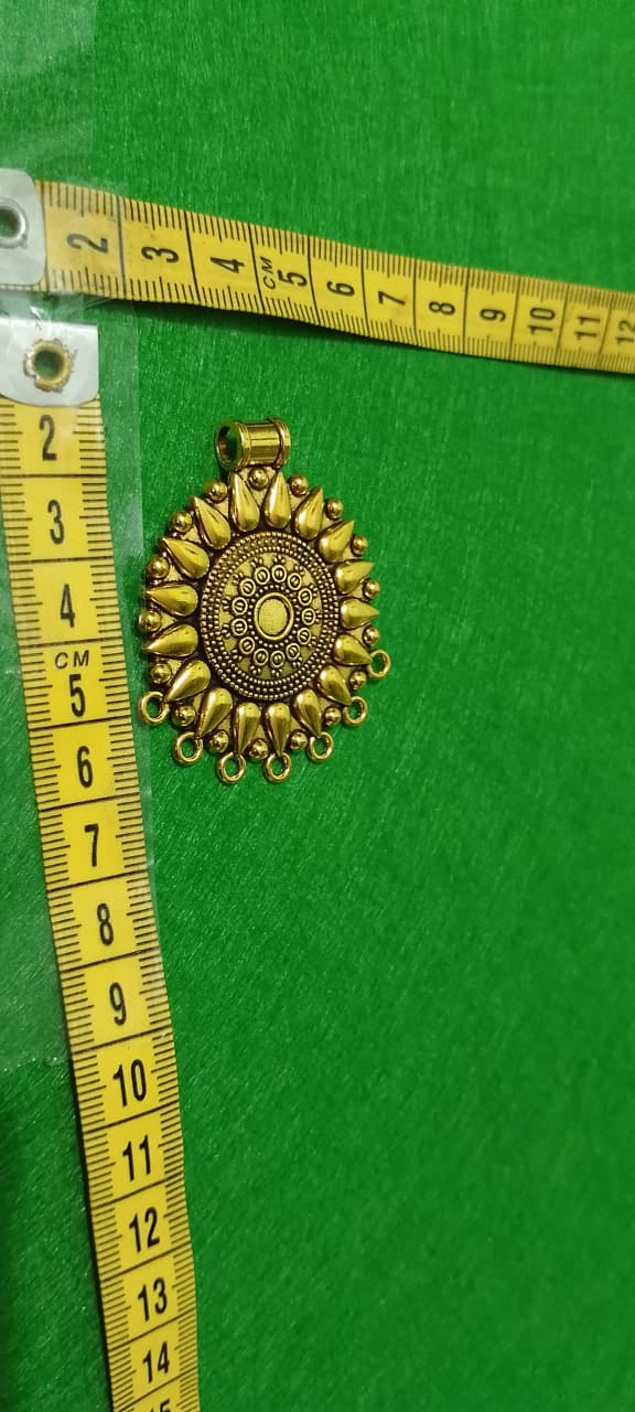 Antique Metal Gold Pendant Model 2