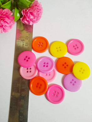 Fancy Plastic Buttons B1 (Big Size Round)