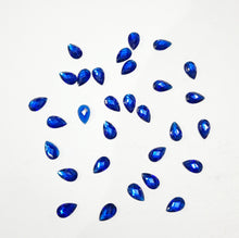 Load image into Gallery viewer, Thilak shape diamond cut  Kundan D Blue color 8×5 -10Grams
