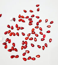 Load image into Gallery viewer, Thilak shape diamond cut  Kundan red color 8×5 -10Grams
