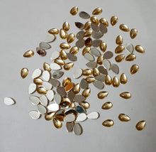 Load image into Gallery viewer, Kundan Stone Thilak Shape 10X7 Gold Stones
