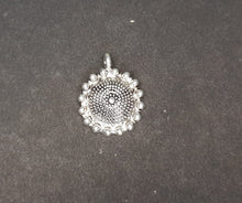 Load image into Gallery viewer, Silver Pendant Small - Sp22
