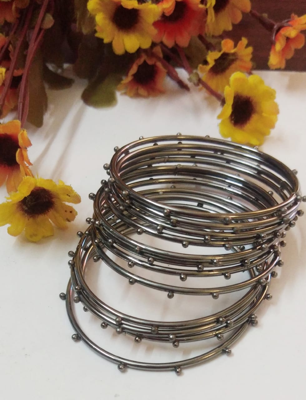 Kids Metal Bangle Beaded Distance - Black Metal