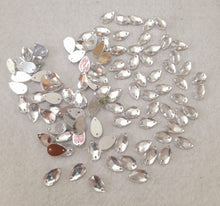 Load image into Gallery viewer, Kundan Stone Thilak Shape 10X7-(20 grames) WITH HOLE
