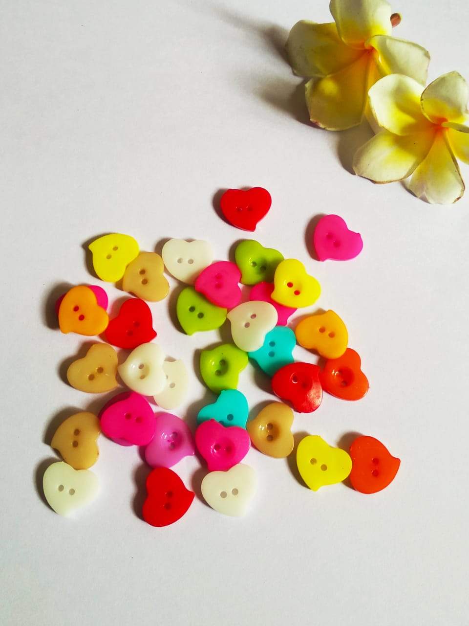 Fancy Plastic Buttons B4 (Heart Shape)