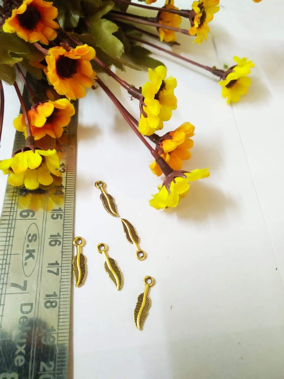 Antique Metal Gold Leaf Pendant/charm Stud