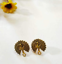 Load image into Gallery viewer, Antique Metal Stud Parrot Design - Nas01 Stud
