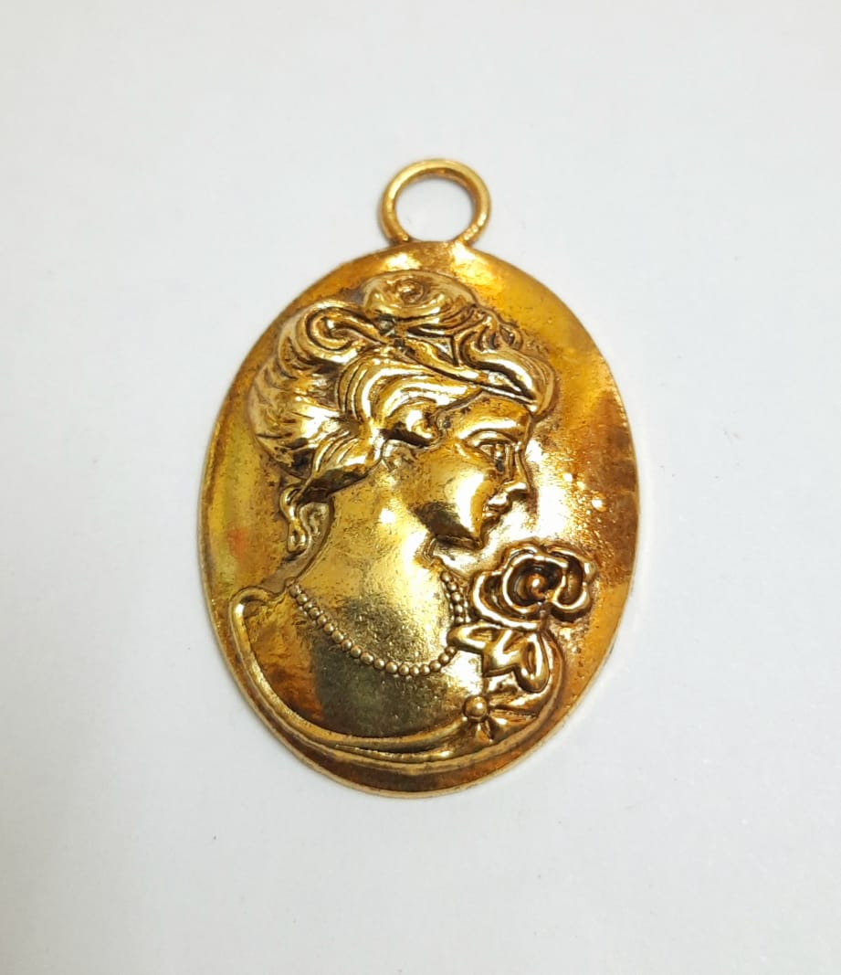 Antique Metal Gold Victoria Pendant-  NM06