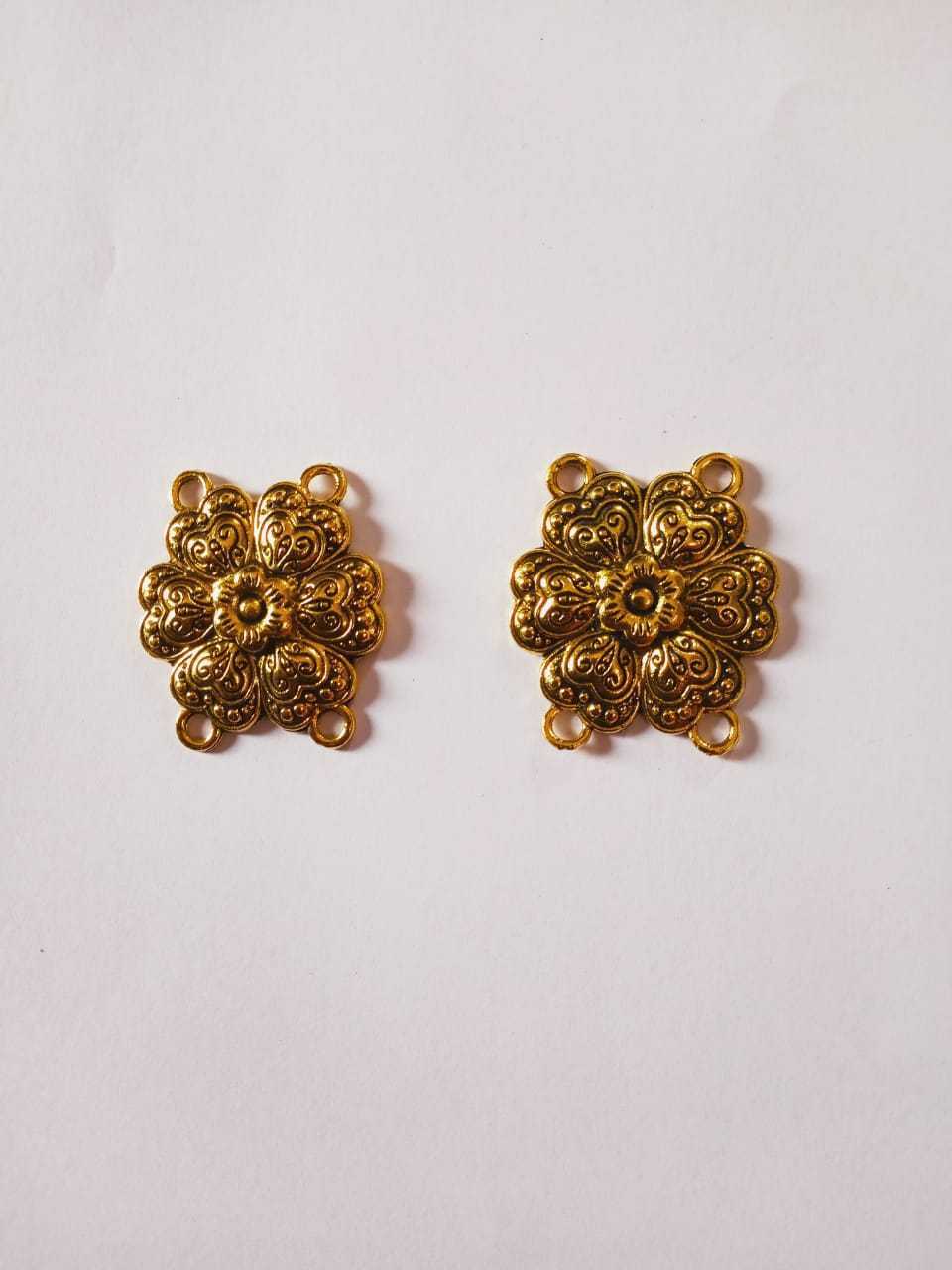 Antique Metal Pendant Gold
