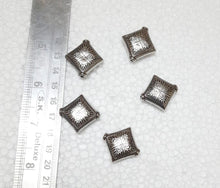 Load image into Gallery viewer, Silver CCB Beads CCBN14
