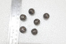 Load image into Gallery viewer, Silver CCB Beads CCBN15
