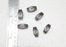Load image into Gallery viewer, Silver CCB Beads CCBN06

