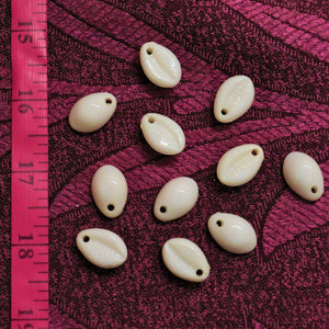 Drilled Cowrie Seashells Shells Plastic with 1Single Hole 20mm - For Jeweler/Accessories.