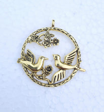 Load image into Gallery viewer, Antique Pendant Gold- AP014
