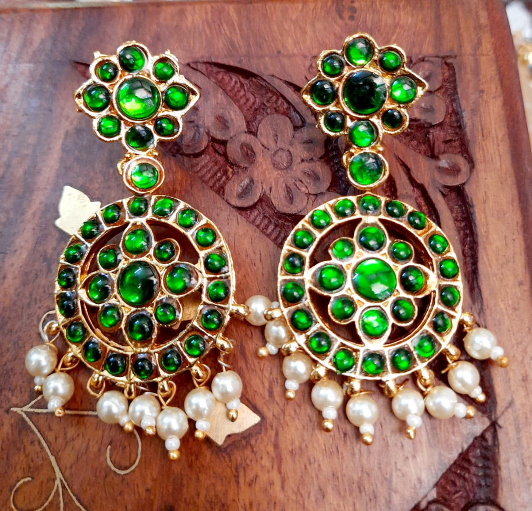 GORGEOUS HUGE REAL KEMP STONE JHUMKKA | Temple jewellery earrings, Gold  jewelry fashion, Gold fashion necklace
